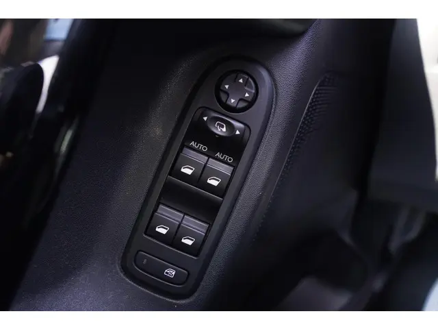 Citroën C3 1.2 PureTech Exclusive 2016 Benzine 25