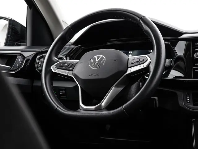 Volkswagen T-Cross 1.0TSI/110PK Life DSG 2022 Benzine 25