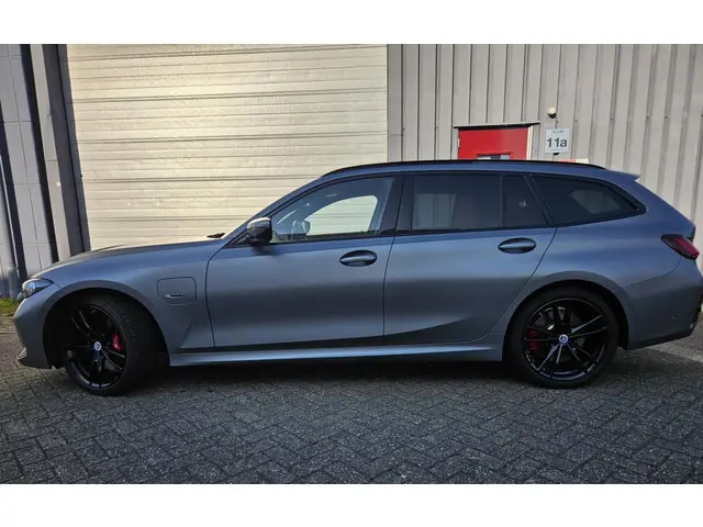 BMW 3 Serie Touring 330e 2022 Hybride Benzine 3