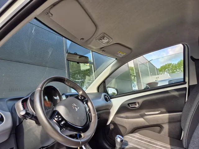 Peugeot 108 1.0 e-VTi Allure 2019 Benzine 39