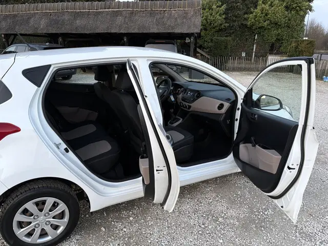 Hyundai i10 1.0i i-Drive 2016 Benzine 16