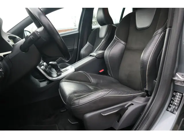 Volvo V60 1.5 T3 R-Design 2016 Benzine 4