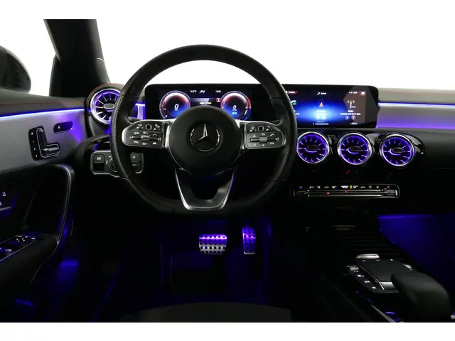 Mercedes-Benz CLA 250 e AMG Line 2023 Hybride Benzine 24