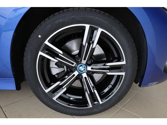 BMW 3 Serie Touring 320e 2024 Hybride Benzine 6