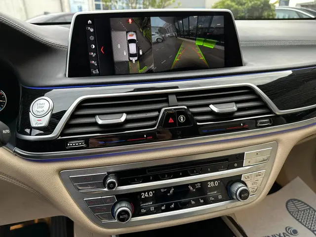 BMW 7 Serie 740Li High Executive 2016 Benzine 6