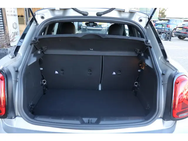 MINI Cooper Mini 1.5 Camden Edition 2023 Benzine 19