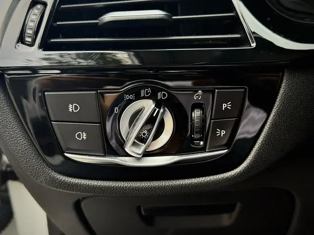 BMW 5 Serie Touring 520i High Executive 2018 Benzine 29