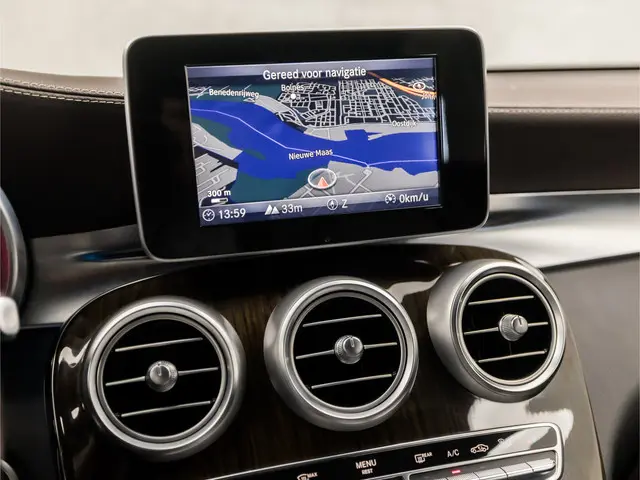 Mercedes-Benz GLC 250 4MATIC AMG Edition 1 2016 Benzine 8