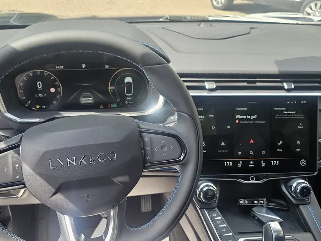Lynk & Co 01 1.5 Zwarte Hemel/Camera 2023 Hybride Benzine 18