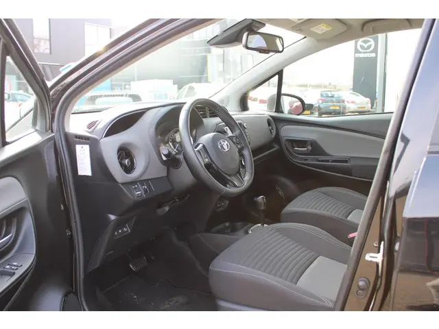 Toyota Yaris 1.5 Hybrid Dynamic 2019 Hybride Benzine 13