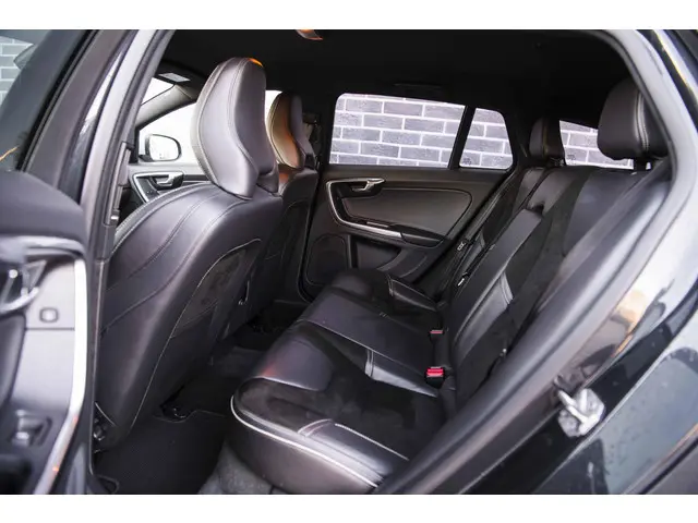 Volvo V60 1.5 T3 R-Design 2017 Benzine 8