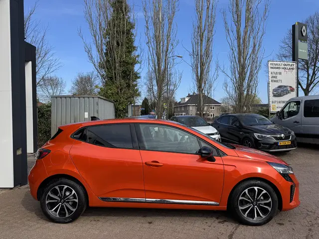 Renault Clio 1.0 TCe 90pk Techno+Pack Winter!! 2024 Benzine 4