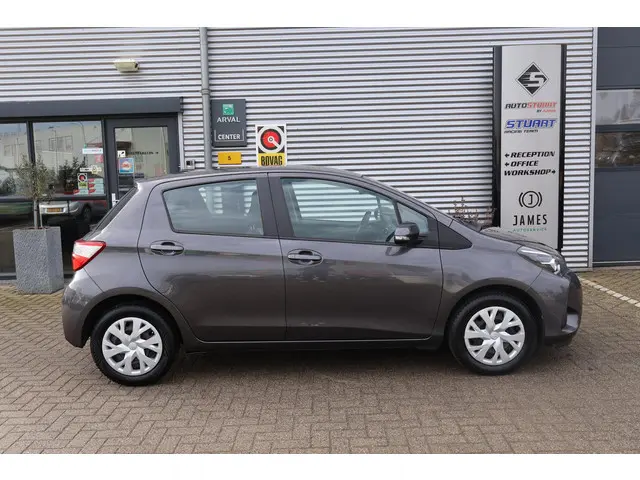 Toyota Yaris 1.0 VVT-i Aspiration 2018 Benzine 8