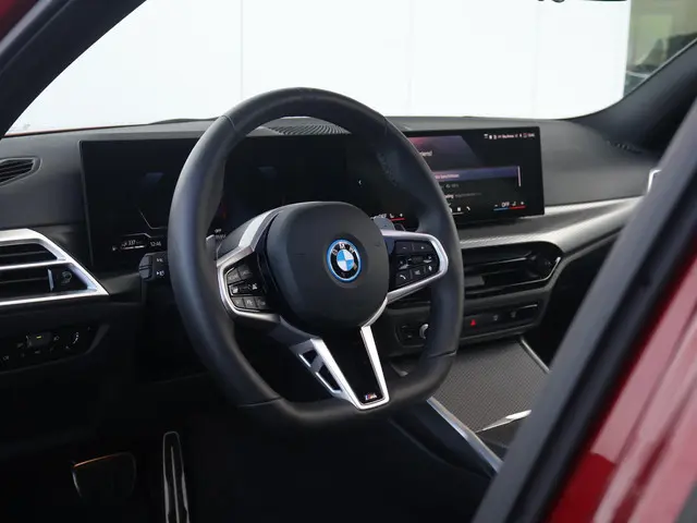 BMW 3 Serie Touring 330e 2025 Hybride Benzine 42