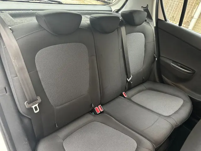 Hyundai i20 1.2i i-Deal 2014 Benzine 29