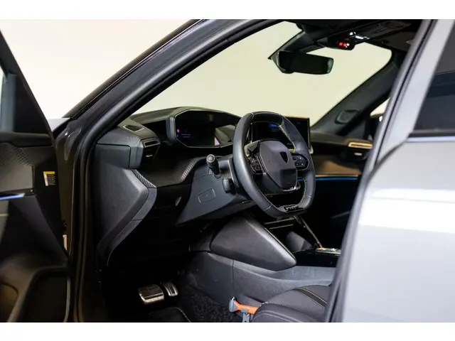 Peugeot e-2008 EV GT 54 kWh 2023 Elektrisch 6