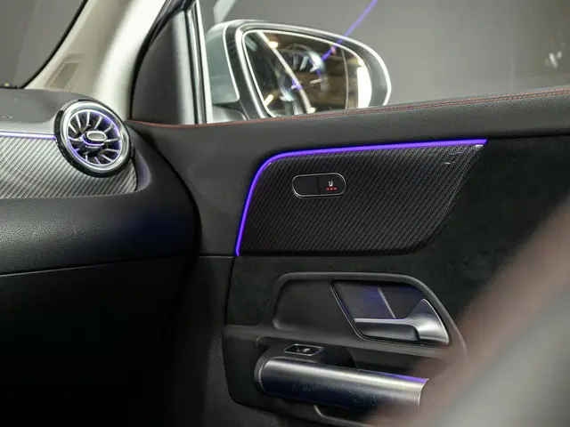 Mercedes-Benz GLA 250 e AMG Line 2023 Hybride Benzine 14