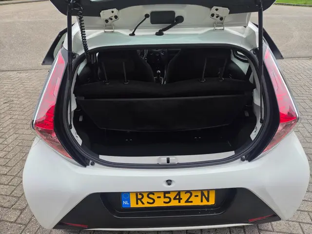 Toyota Aygo 1.0 VVT-i x-fun 5 deurs airco 2018 Benzine 11