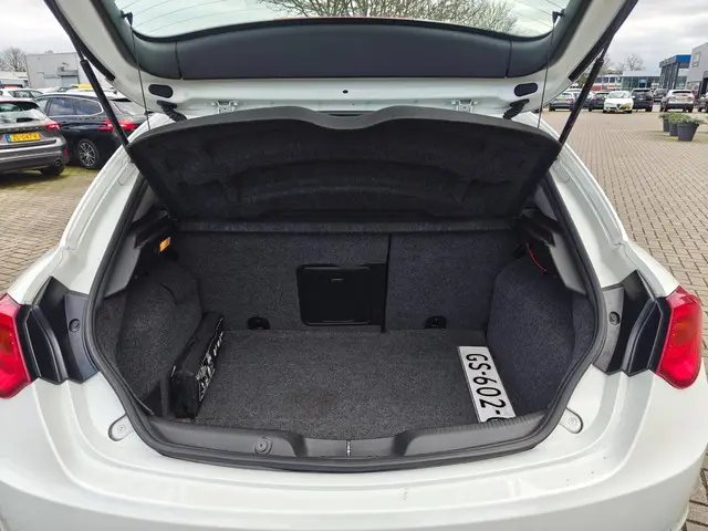 Alfa Romeo Giulietta 1.4 T Distinctive 2012 Benzine 17