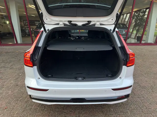 Volvo V60 2.0 B3 Plus Dark 2022 Hybride Benzine 43