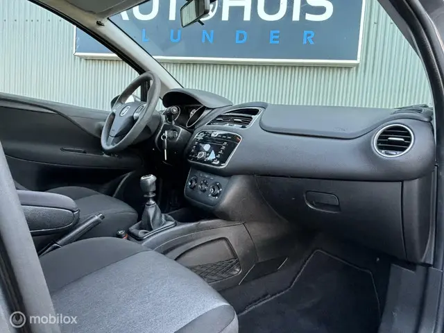 Fiat Punto Evo • 1.2 4 cilinder | Nieuwe APK | 2013 Benzine 12