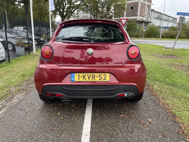 Alfa Romeo MiTo 1.3 JTDm ECO Distinctive 2013 Diesel 16