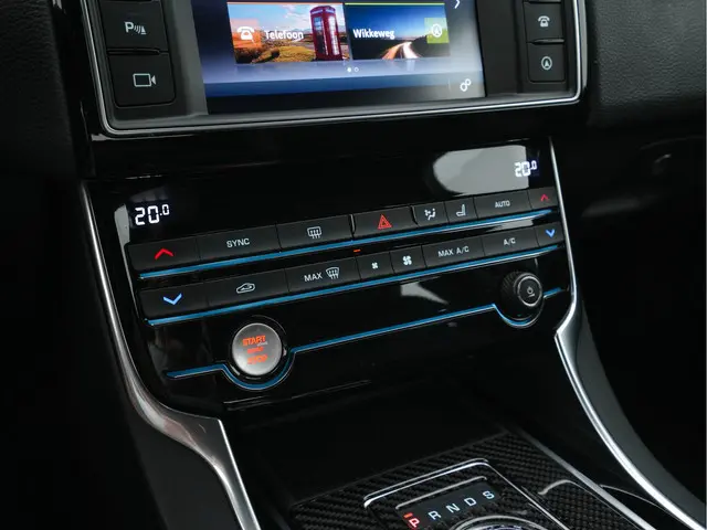 Jaguar XE 2.0 D R-Sport-Pack 2017 Diesel 14