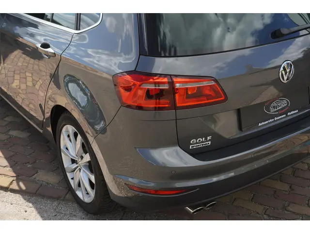 Volkswagen Golf Sportsvan 1.4 TSI Highline 2017 Benzine 17