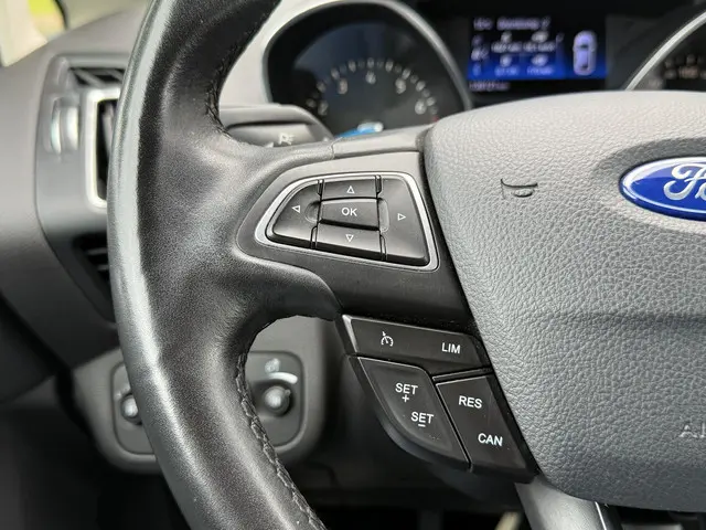 Ford C-MAX 1.0 Titanium 2015 Benzine 16