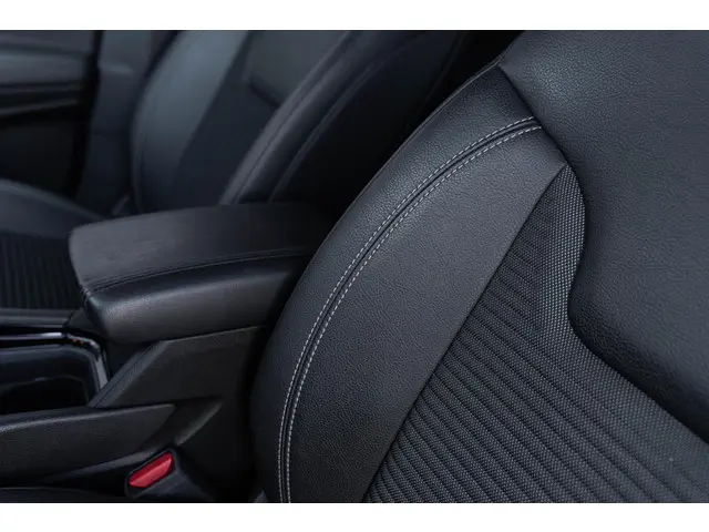 Jeep Compass 1.5T e-Hybrid Limited 2023 Hybride Benzine 16