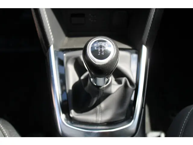 Mazda 2 1.5 Skyactiv-G Dynamic+ 2018 Benzine 24