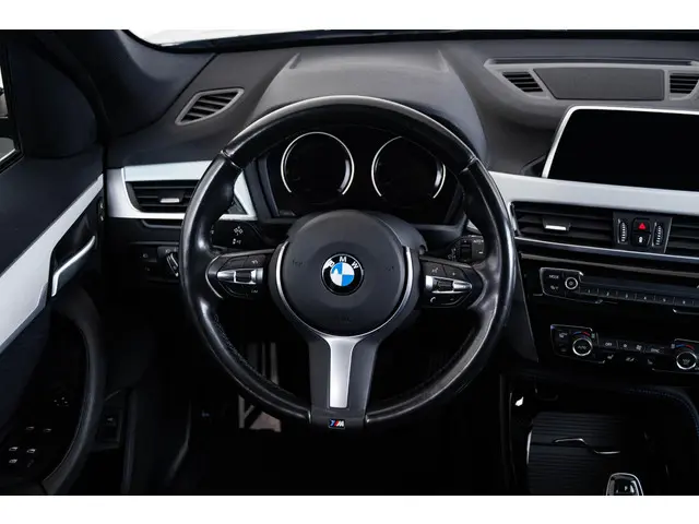 BMW X1 sDrive20i High Executive 2019 Benzine 50