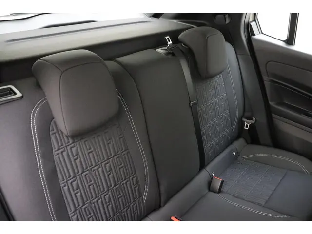 Fiat 600 1.2 Hybrid Urban 2025 Hybride Benzine 14
