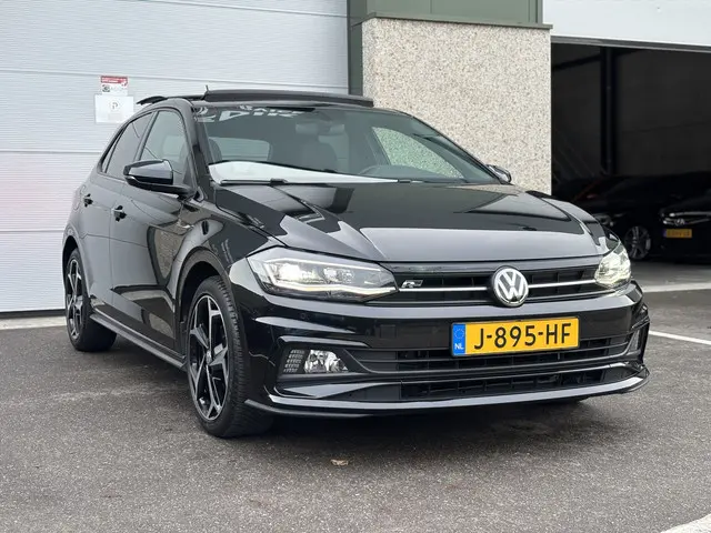 Volkswagen Polo 1.0 TSI Highline 3xRLine 2020 Benzine 2