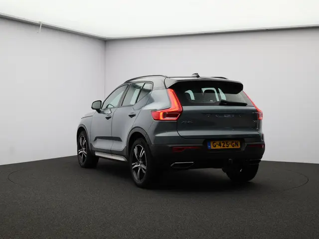 Volvo XC40 2.0 T4 R-Design 2019 Benzine 28