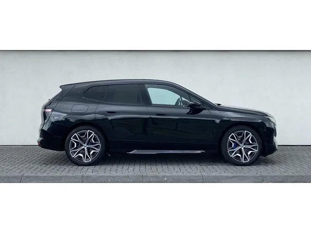 BMW iX xDrive40 High Executive 77 kWh 2022 Elektrisch 26