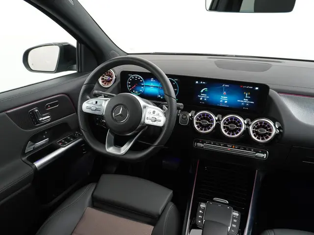 Mercedes-Benz EQA 250 67 kWh 2023 Elektrisch 24