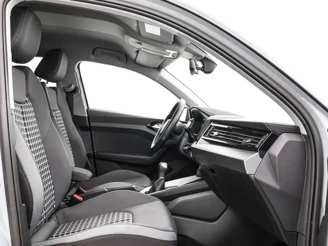 Audi A1 citycarver 25 TFSI 95pk Epic 2020 Benzine 10