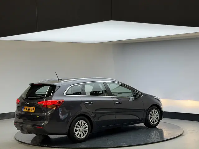 Kia cee'd Sportswagon 1.6 GDI Business Pack 2013 Benzine 8