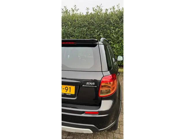 Suzuki SX4 1.6 Executive 2013 Benzine 10