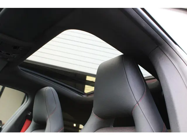 Mercedes-Benz CLA 200 AMG 2014 Benzine 18