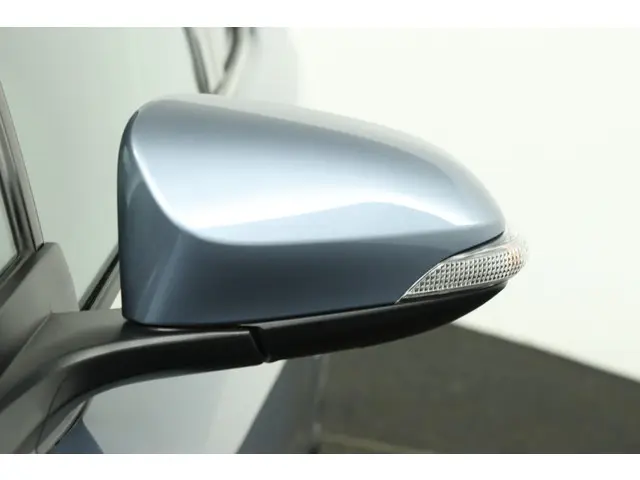 Toyota C-HR 1.8 Hybrid Executive 2022 Hybride Benzine 36