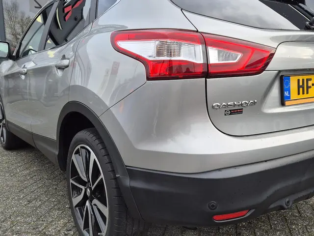 Nissan QASHQAI 1.2 Tekna 2015 Benzine 32