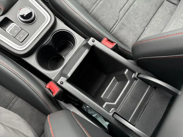 SEAT Ateca 1.5 TSI FR Business Intense 2026 Benzine 18