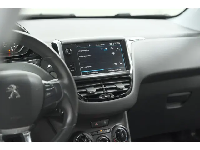 Peugeot 208 PureTech 82 Signature 2018 Benzine 49