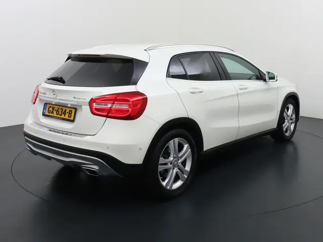 Mercedes-Benz GLA 2