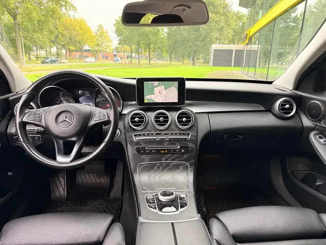 Mercedes-Benz C-Klasse 180 Premium Plus 2017 Benzine 14