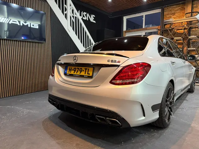 Mercedes-Benz C-Klasse AMG 63 S 2017 Benzine 6