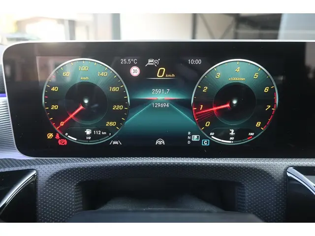 Mercedes-Benz A-Klasse 200 Bns Sol. AMG 2018 Benzine 23