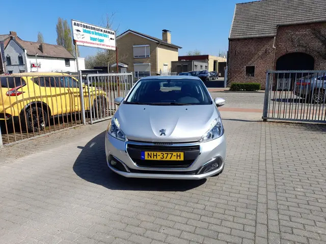 Peugeot 208 1.2 PureTech Blue Lion 2017 Benzine 13